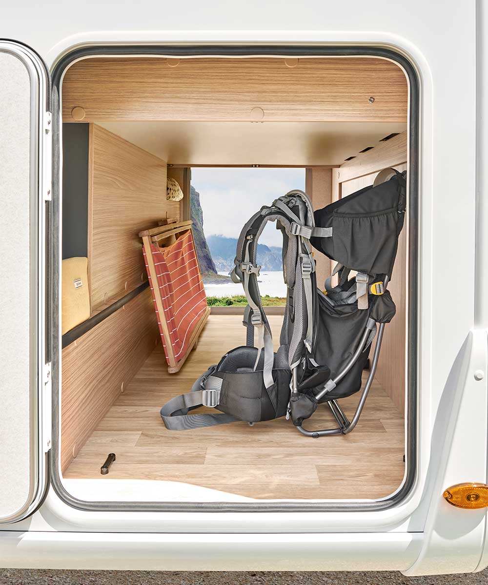 Soute du camping-car profilé P720FC Pilote.